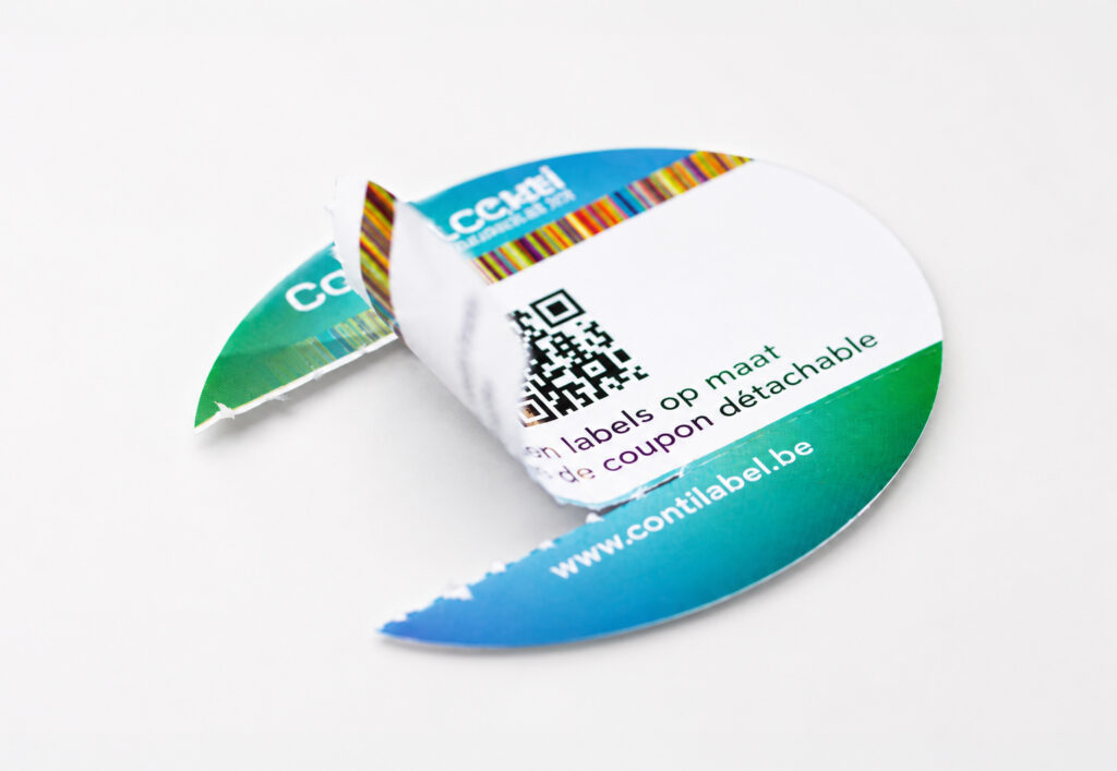 Coupon label met afscheurbaar promotiegedeelte